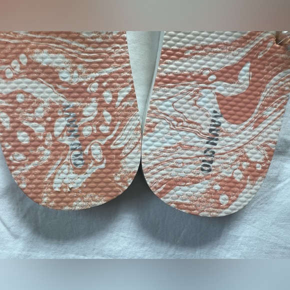 Womens Old Navy Slip On Sandals Size 10 - Picture 5 of 5